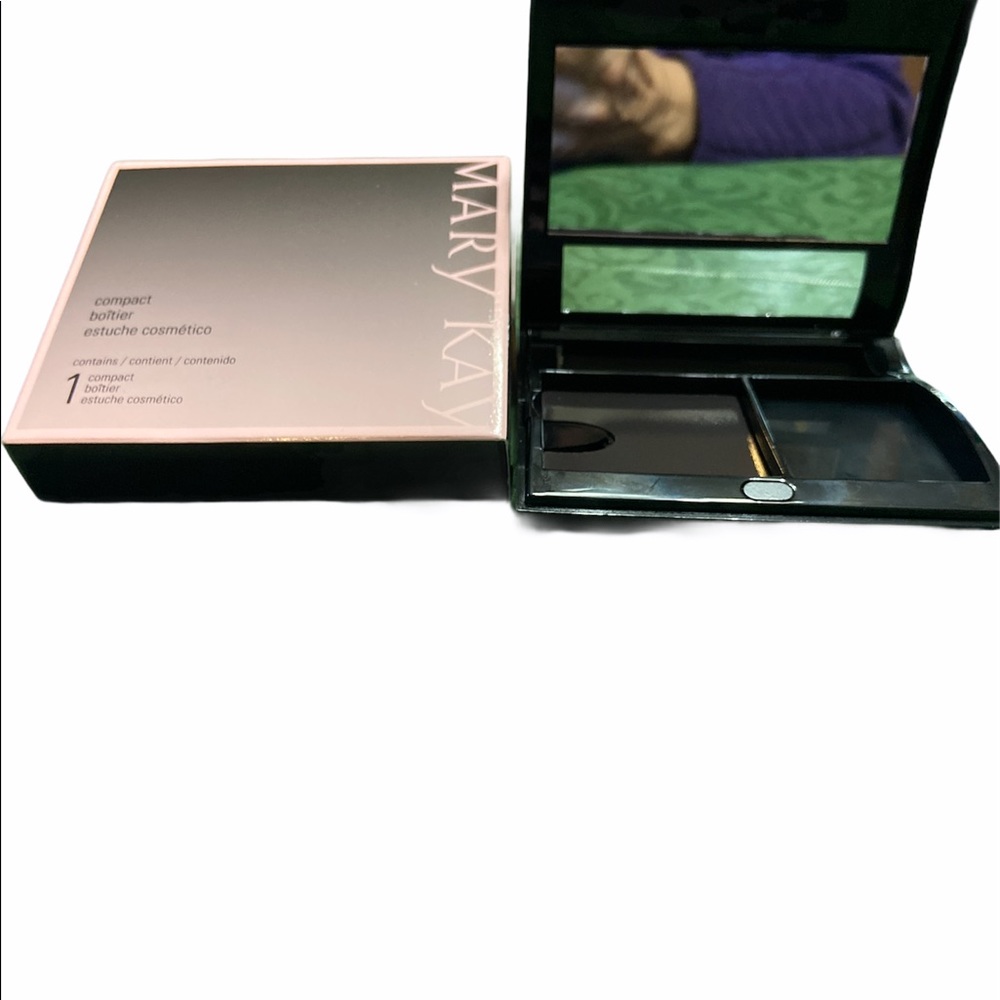 Mary Kay compact
